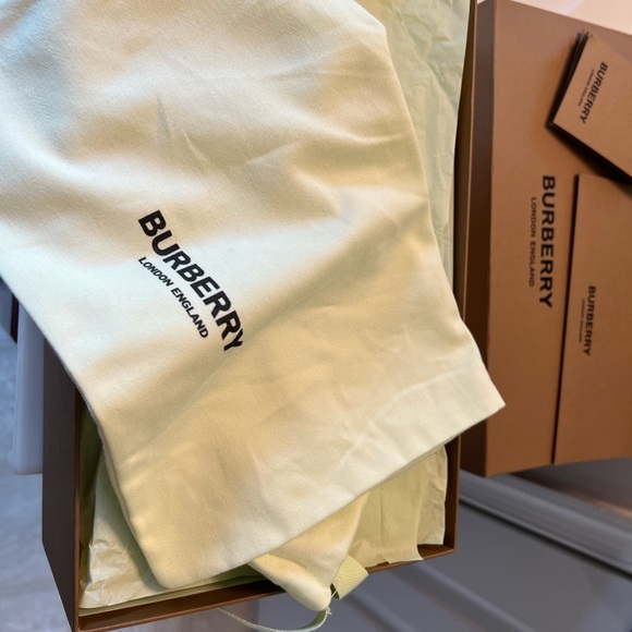 Mens Burberry slides size 45 - Picture 4 of 8